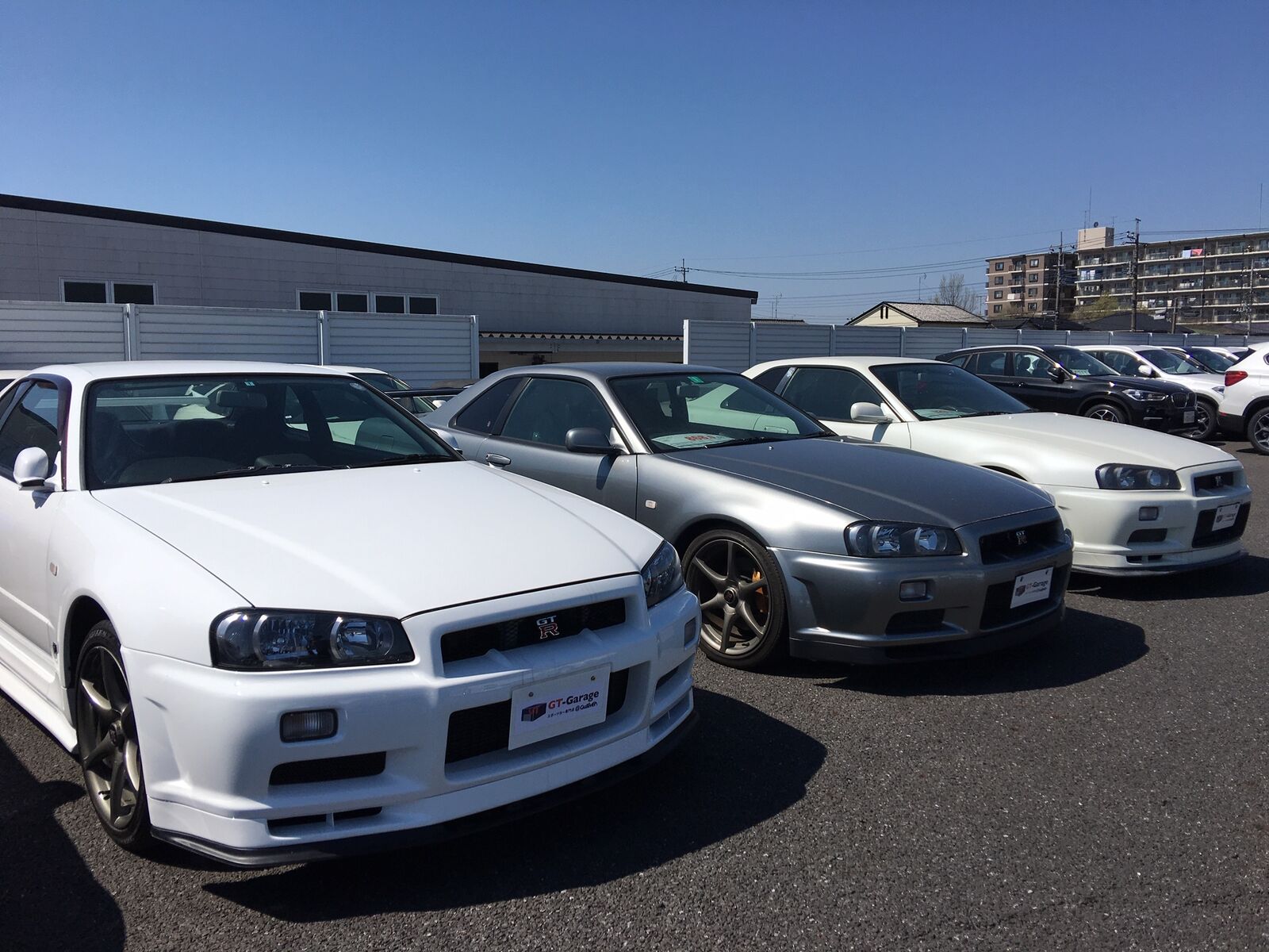 スカイラインが3台並んだ写真