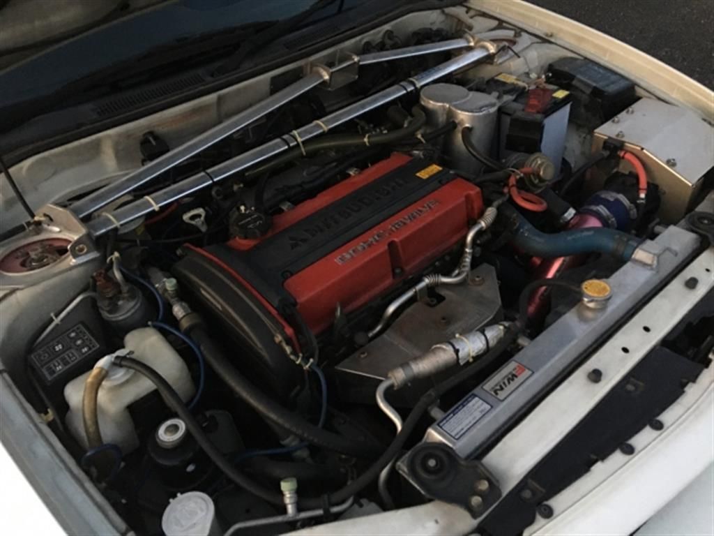 エンジンルーム内の写真